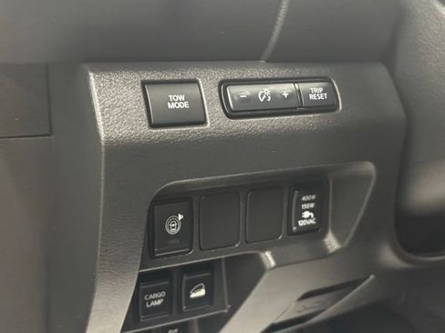 Used 2023 Nissan Frontier PRO-4X w/ Pro Convenience Package AWD/4WD image 18