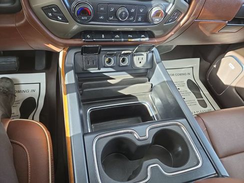 Used 2018 Chevrolet Silverado 1500 High Country AWD/4WD image 23