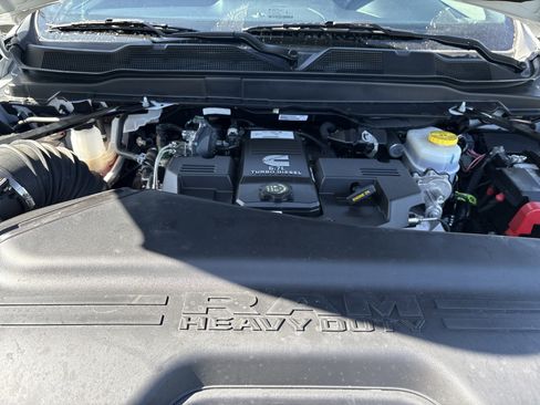 Used 2024 RAM 2500 Big Horn w/ Sport Appearance Package image 34