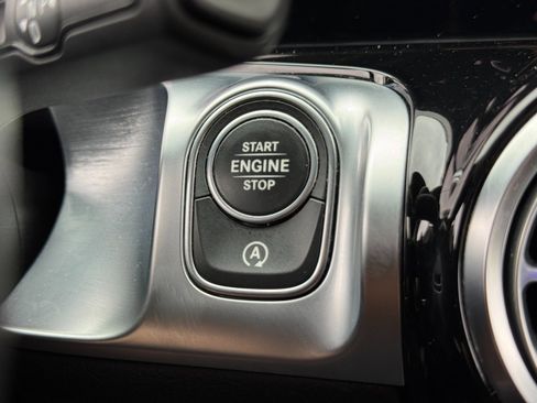 Used 2021 Mercedes-Benz GLB 250 w/ AMG Line image 22