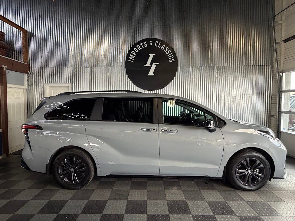 Used 2025 Toyota Sienna XSE AWD/4WD image 7