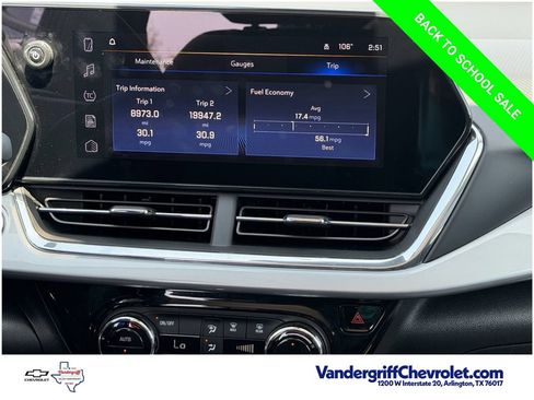 Used 2025 Chevrolet Trax LT w/ LT Convenience Package FWD image 16
