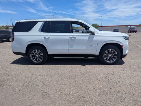 Used 2022 Chevrolet Tahoe LT w/ Luxury Package RWD image 5