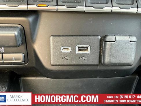 Used 2021 GMC Sierra 1500 SLT w/ SLT Convenience Package AWD/4WD image 17