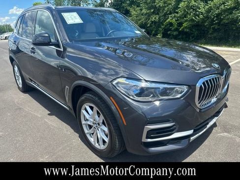 Used 2022 BMW X5 xDrive40i w/ Executive Package AWD/4WD image 3