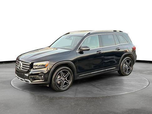 Used 2024 Mercedes-Benz GLB 250 image 2