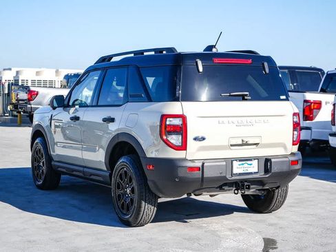 Used 2025 Ford Bronco Sport Badlands AWD/4WD image 8