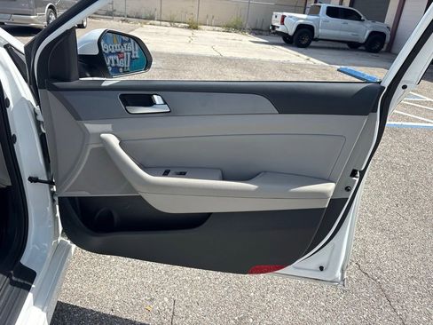 Used 2019 Hyundai Sonata SE FWD image 17