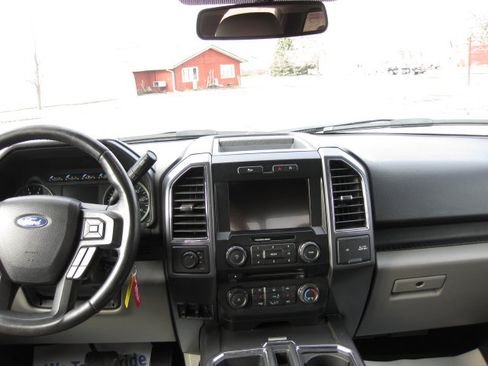 Used 2018 Ford F150 XLT w/ Equipment Group 302A Luxury AWD/4WD image 11