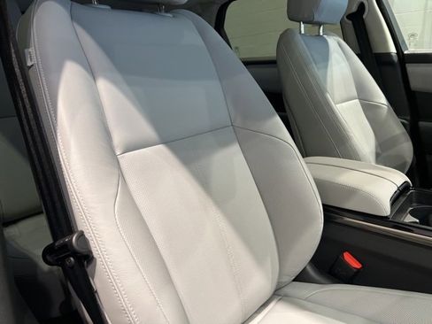 Used 2025 Land Rover Range Rover Velar S image 55