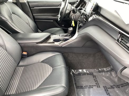Used 2023 Toyota Camry SE FWD image 10