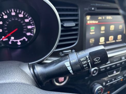 Used 2016 Kia Optima EX image 18