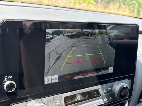 Used 2025 Toyota Grand Highlander FWD image 17