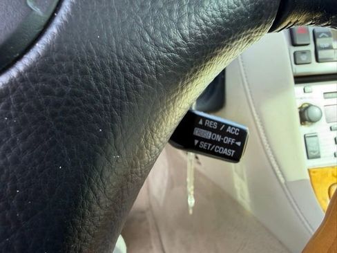 Used 2002 Lexus SC 430 Convertible image 17