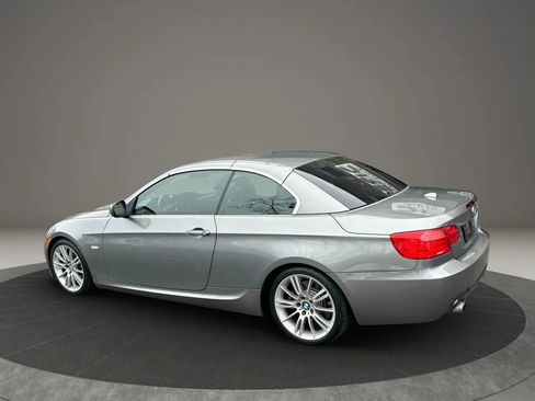 Used 2013 BMW 335i Convertible image 12