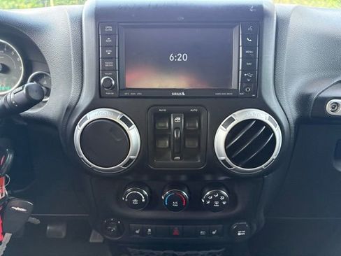 Used 2012 Jeep Wrangler Unlimited Sahara w/ Connectivity Group AWD/4WD image 15