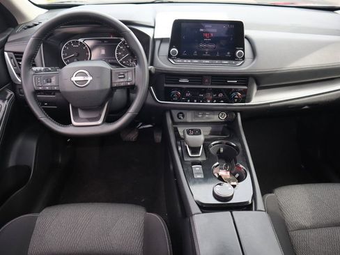 Certified 2025 Nissan Rogue SV AWD/4WD image 15