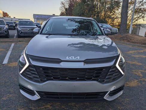 Used 2024 Kia Sportage LX image 9