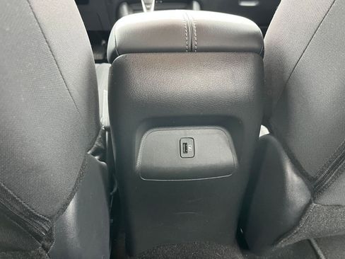 Used 2025 Nissan Sentra SV image 22