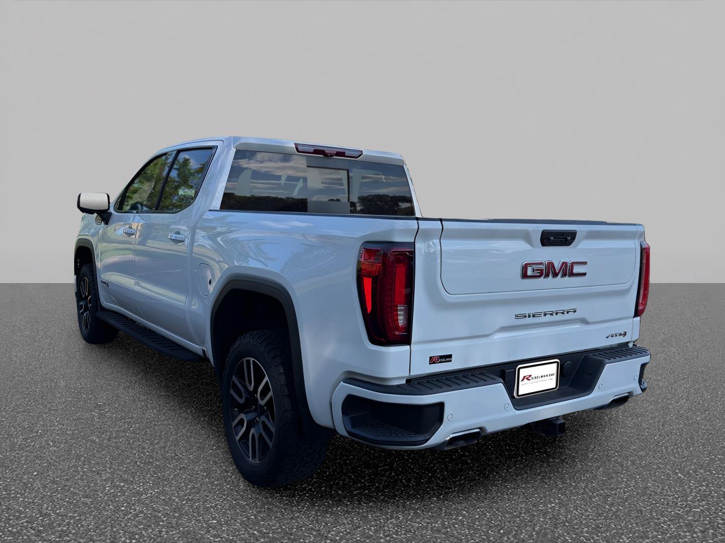 Certified 2022 GMC Sierra 1500 AT4 w/ AT4 Premium Package AWD/4WD image 5