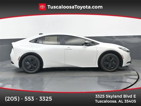 New 2026 Toyota Prius LE image 1