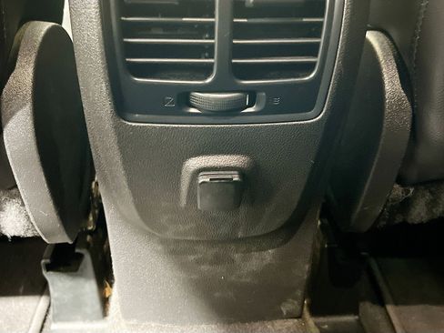 Used 2018 Ford Escape SEL image 18