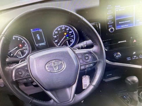 Used 2024 Toyota Camry SE FWD image 7