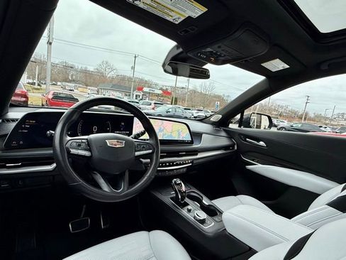 Used 2024 Cadillac XT4 Sport image 26