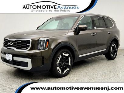 Used 2024 Kia Telluride S w/ S Sunroof Package