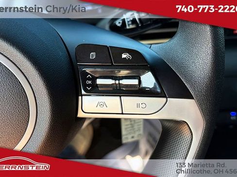 Used 2024 Hyundai Elantra SE FWD image 18
