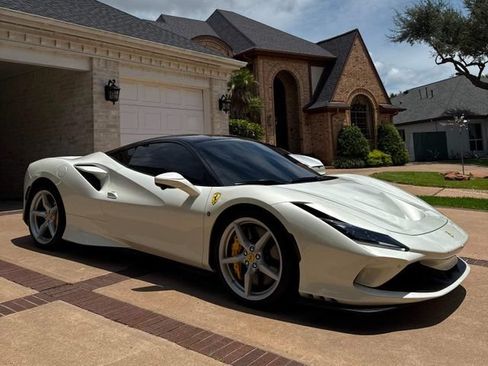 Used 2021 Ferrari F8 Tributo RWD image 2