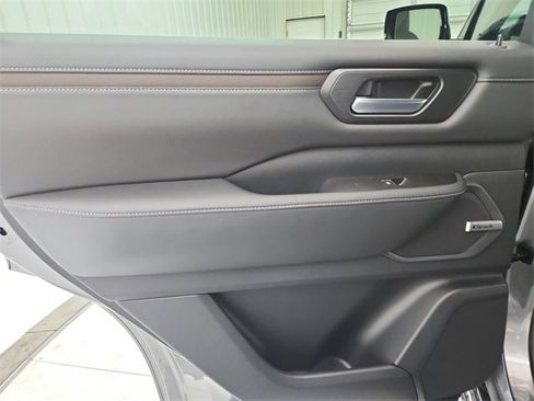 New 2026 Nissan Armada SL image 36