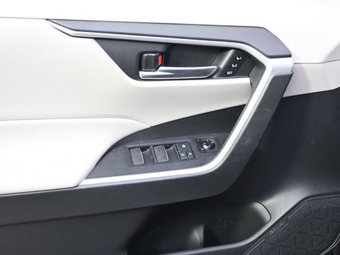 Used 2019 Toyota RAV4 XLE Premium w/ Cold Weather Package AWD/4WD image 22