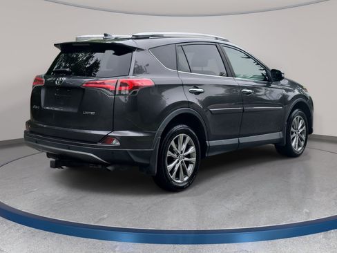 Used 2017 Toyota RAV4 Limited FWD image 5