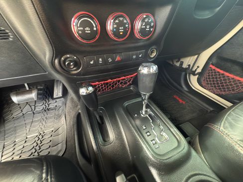 Used 2018 Jeep Wrangler Rubicon image 15