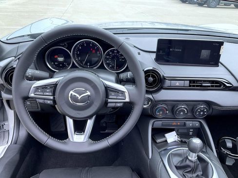 New 2026 MAZDA MX-5 Miata Club w/ Weather Package RWD image 15