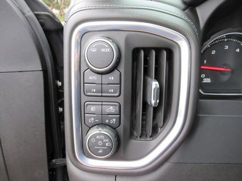 Used 2022 Chevrolet Silverado 2500 LTZ w/ LTZ Plus Package image 20