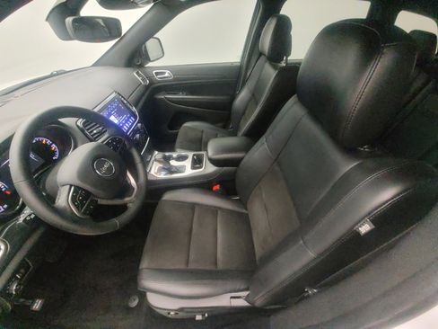 Used 2019 Jeep Grand Cherokee Altitude image 17