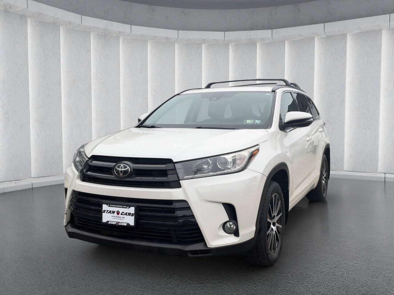 Used 2018 Toyota Highlander SE AWD/4WD image 1