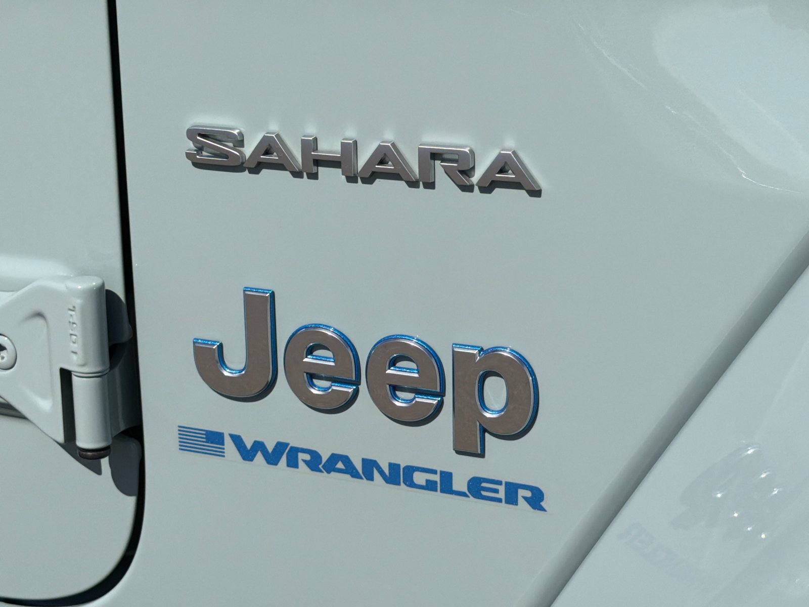 Used 2024 Jeep Wrangler Unlimited Sahara w/ Technology Group AWD/4WD image 39