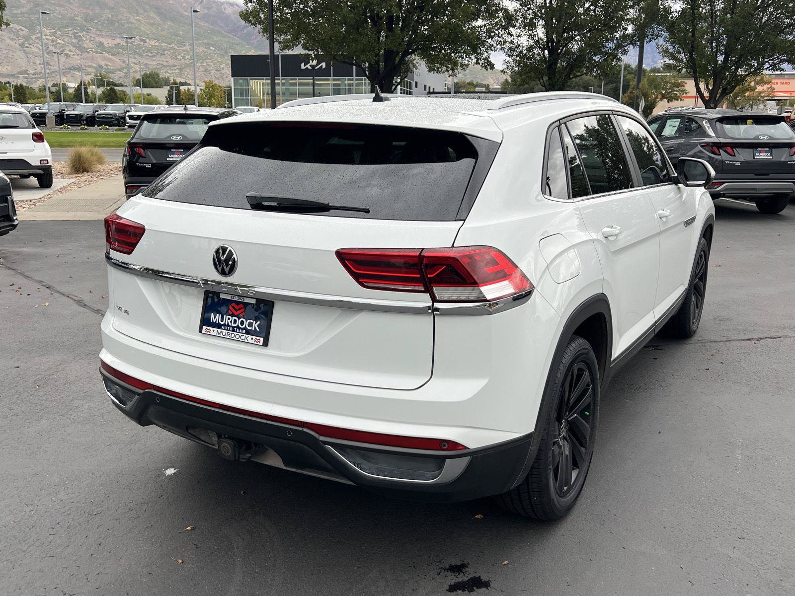 Used 2022 Volkswagen Atlas Cross Sport SE FWD image 19