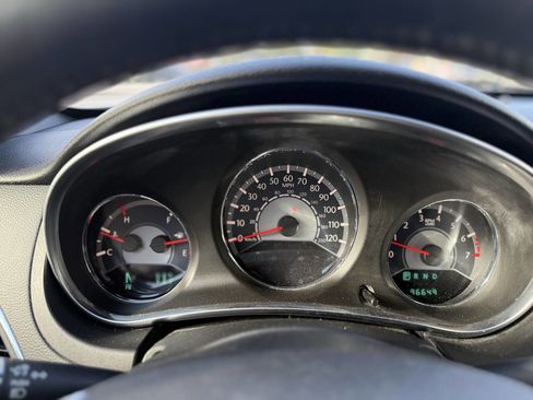 Used 2013 Chrysler 200 Limited image 23