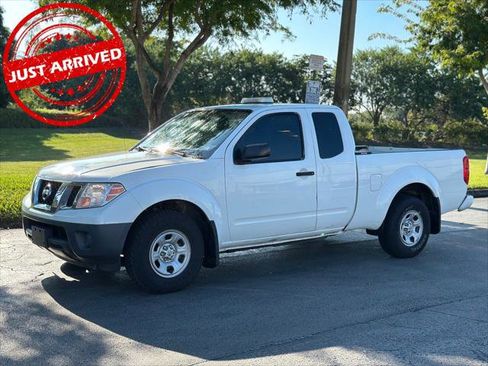 Used 2019 Nissan Frontier S image 2