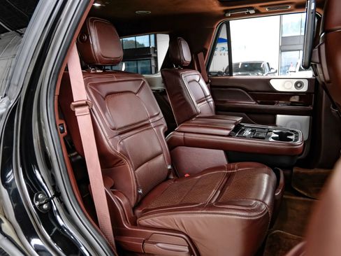 Used 2018 Lincoln Navigator Black Label w/ Cargo Package AWD/4WD image 48