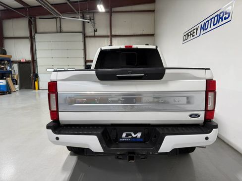 Used 2021 Ford F250 Platinum w/ FX4 Off-Road Package AWD/4WD image 5