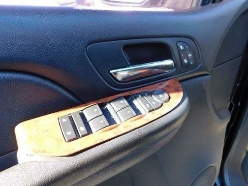 Used 2008 Chevrolet Suburban LTZ w/ LTZ Preferred Equipment Group image 11