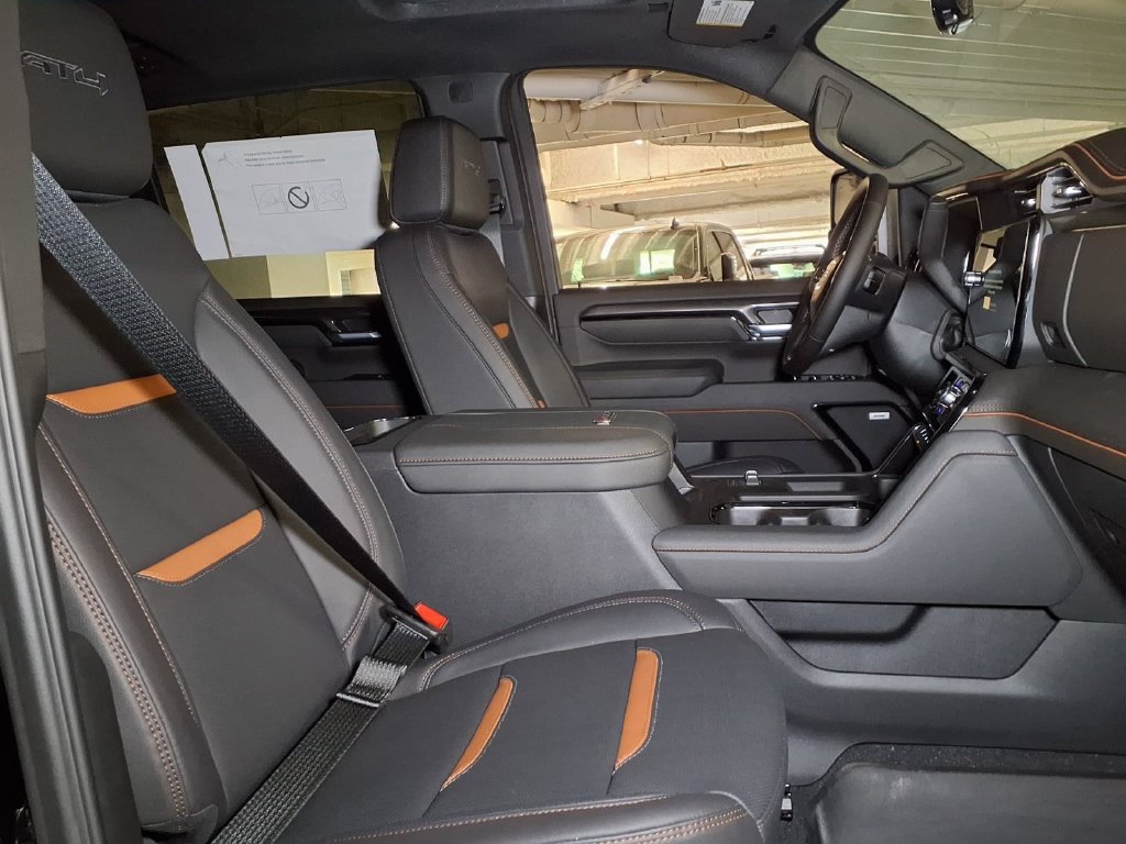 New 2026 GMC Sierra 2500 AT4 w/ AT4 Premium Plus Package AWD/4WD image 5