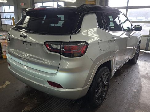 Used 2025 Jeep Compass Limited w/ High Altitude Package image 4