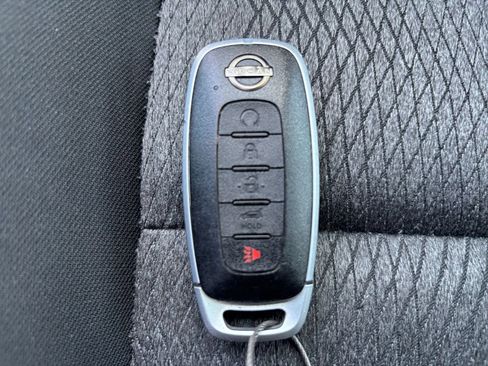 Used 2025 Nissan Rogue SV FWD image 20