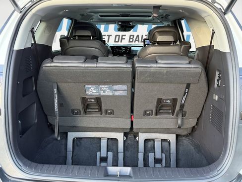 Used 2025 Kia Carnival SX Prestige image 16